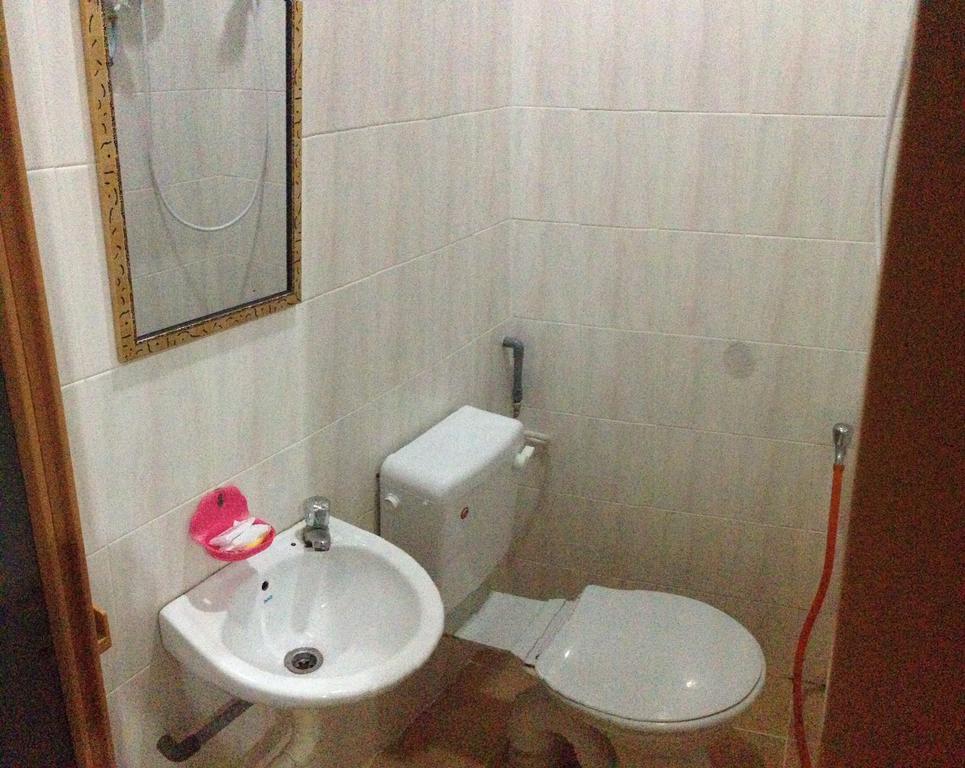 Anggun Beach Guest House Paka Room photo