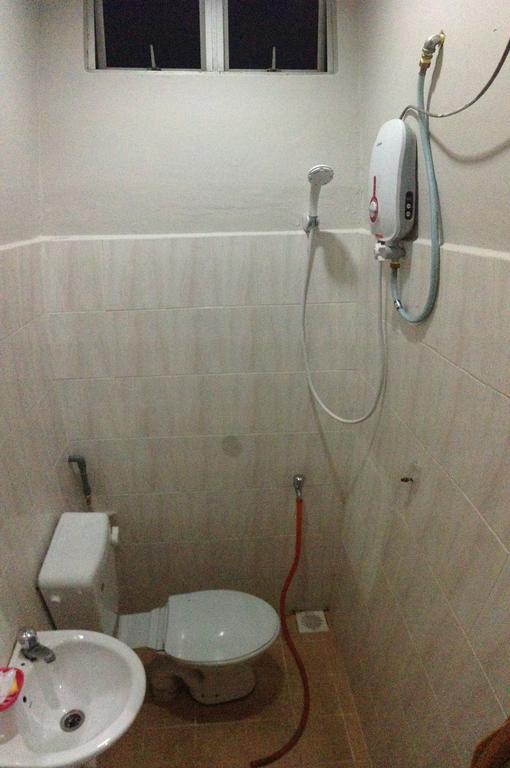 Anggun Beach Guest House Paka Room photo